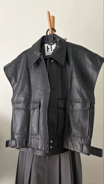 HeRIN.CYE 블랙 가죽 베스트