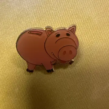 토이스토리 햄 저금통 핀 배지