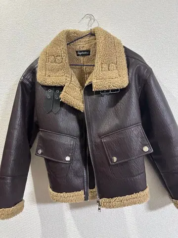 다크 브라운 가죽 보아 자켓