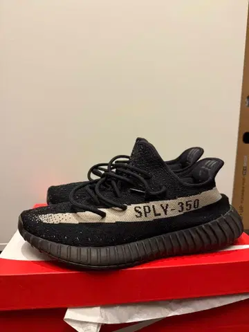 Yeezy Boost 350 V2 블랙/베이지