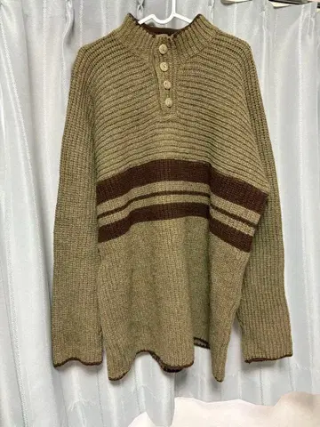 Royal Robbins 버튼 하이넥 스웨터