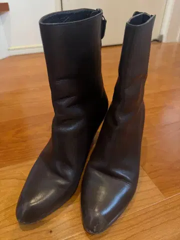 Ferragamo 38 다크 브라운 부츠