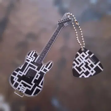 새상품급 호테이 토모야스 기타형 아크릴 키링