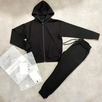 SIXPAD 리커버리 웨어 상하의 세트 정가 26,400엔