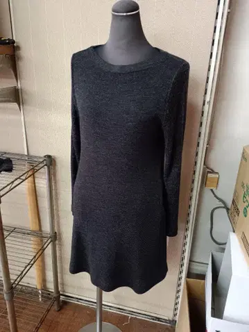 새상품 여성 다크 그레이 긴팔 니트 드레스 스톨 포함
