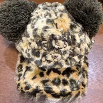 디즈니 레오파드 무늬 폼폼 귀 달린 퍼 캡 모자