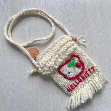 산리오 오리지널 헬로키티 니트 미니백