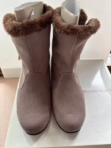 미즈노 셀렉트 그레이 어그 부츠