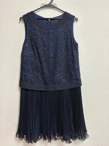 GRACE CONTINENTAL 네이비 슬리브리스 원피스