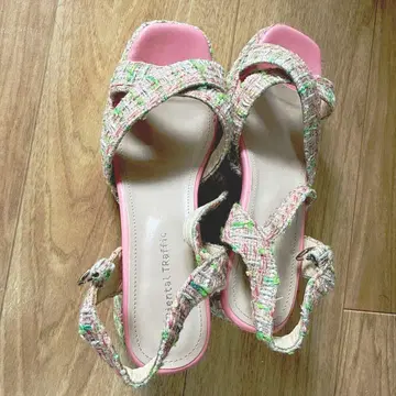 T.traffic 트위드 플랫폼 샌들