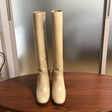 타니노 크리스티 베이지 롱 부츠