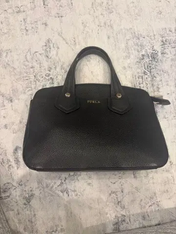 FURLA 블랙 가죽 핸드백