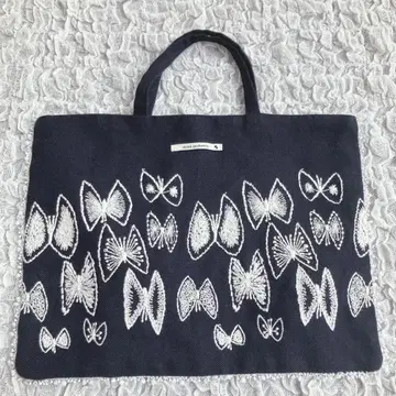 미사용 새상품급 미나 페르호넨 sky flower 레슨 백 네이비 레이스