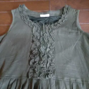 Azure 프릴 슬리브리스 원피스 올리브 그린