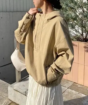 베이지 마운틴 후드티 프론트 지퍼 포함