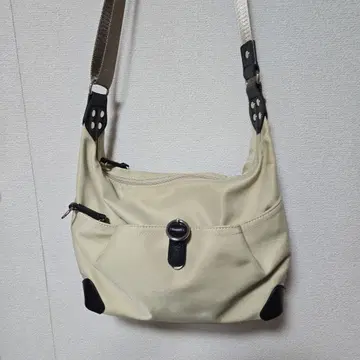 MICHEL KLEN 크림색 숄더백