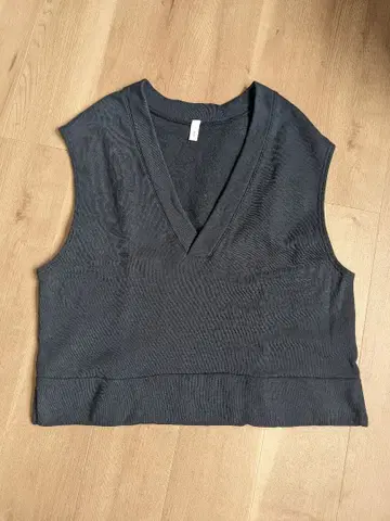 네이비 V넥 슬리브리스 베스트