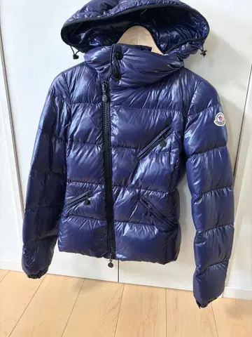 MONCLER 후드 부착 다운 자켓