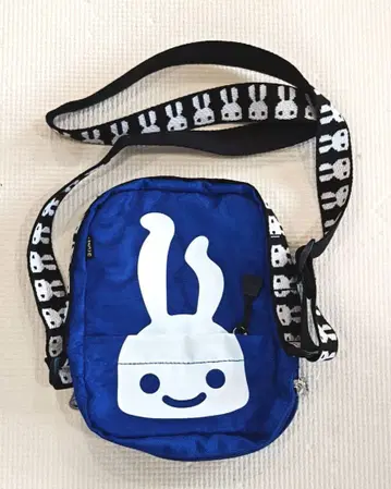 CUNE 토끼 산책 숄더백