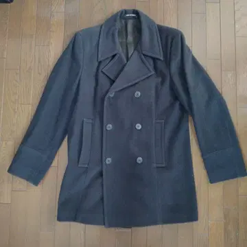 a.guis b. 다크 블루 울 피코트