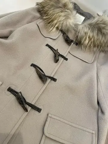 AG by aqua girl 퍼 달린 베이지 더플 코트