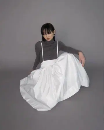 [ 정품 ] Bibiy. ASHLEY SUSPENDER SKIRT