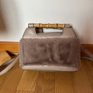 나노 유니버스 퍼 핸드백 숄더백