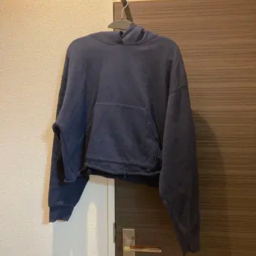 alexiastam 아리시아스탄 크롭 데미지 후디