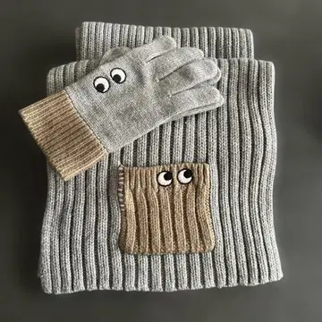 새상품급 장갑 & 머플러 세트 안야 힌드마치 UNIQLO