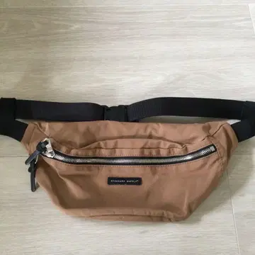 STANDARD SUPPLY 바디백 모카