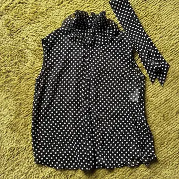 LoulouWilloughby 데신 도트 프릴 보타이 슬리브리스 블라우스