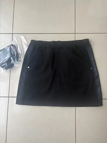[미사용 새상품] 브리핑 여성용 스커트 블랙 S