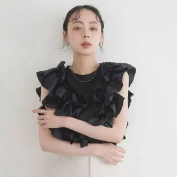 [ 완판템 ] LIAN 프릴 뷔스티에 도킹 T