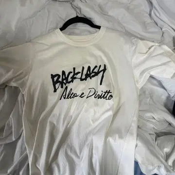 BACKLASH와 Alto e Diritto의 한정판 T셔츠