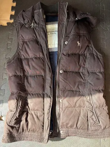 Abercrombie & Fitch 후드 부착 다운 베스트 S