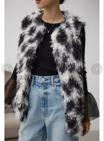 AZUL by moussy 푸들 퍼 베스트 달마시안 패턴 미사용 새상품