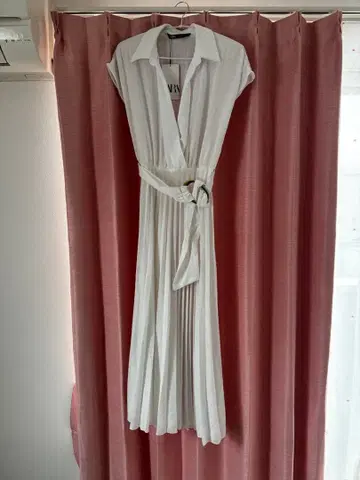 ZARA 화이트 원피스 반팔