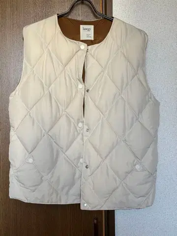 lawgy 화이트 퀼팅 다운 베스트