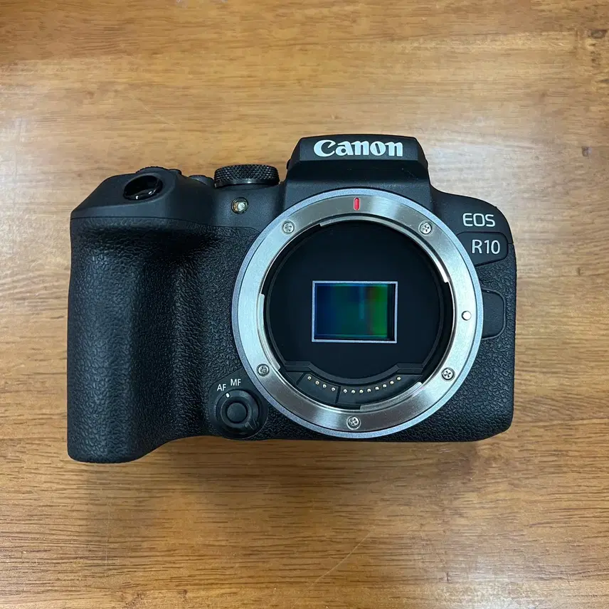 캐논 EOS R10 RF-S 18-45 Kit