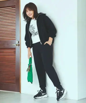 [ 즉시 구매 OK! ] 블랙 조거 팬츠 슬릿 디자인