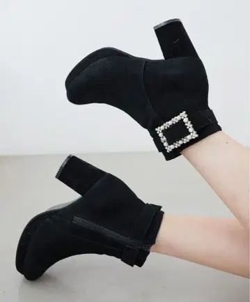 마제스틱 레곤 펄 비쥬 버클 부츠 블랙