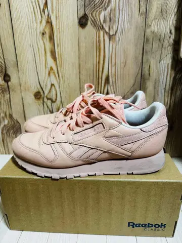 리복 클래식 핑크 스니커즈