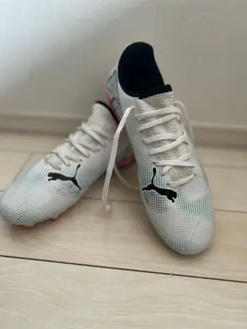 Puma 축구화 하이컷 화이트/핑크