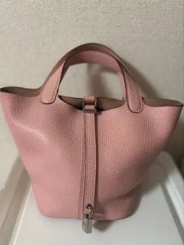 핑크 큐브 백 PM 천연 가죽 4U 카데나는 정품으로 교체했습니다