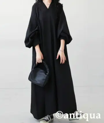 새상품급! antiqua V넥 원피스