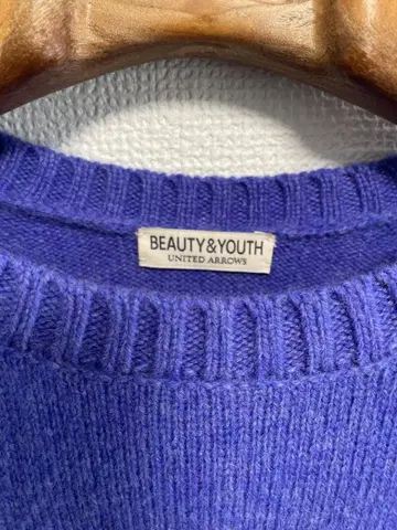 BEAUTY&YOUTH 하찌 래글런 니트 시착만 했습니다.