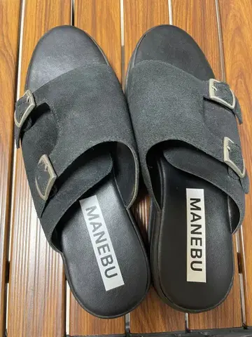 MANEBU 블랙 샌들 41