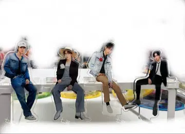 왕이보  12cm 아크릴 스탠드 4종 세트