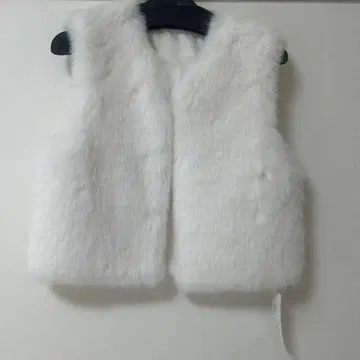 화이트 퍼 베스트 새틴 안감 부착