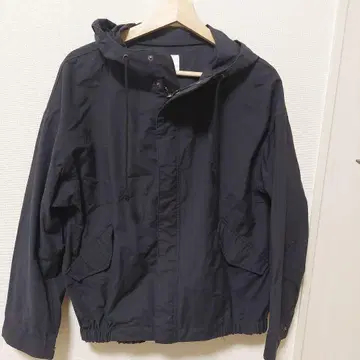 LOWRYS FARM 후드 부착 마운틴 후드티 블랙